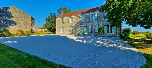 Logis de Tirac Lorignac france