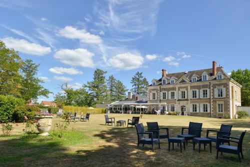 Hôtel Logis Domaine De Valaudran Avenue de Romorantin Salbris