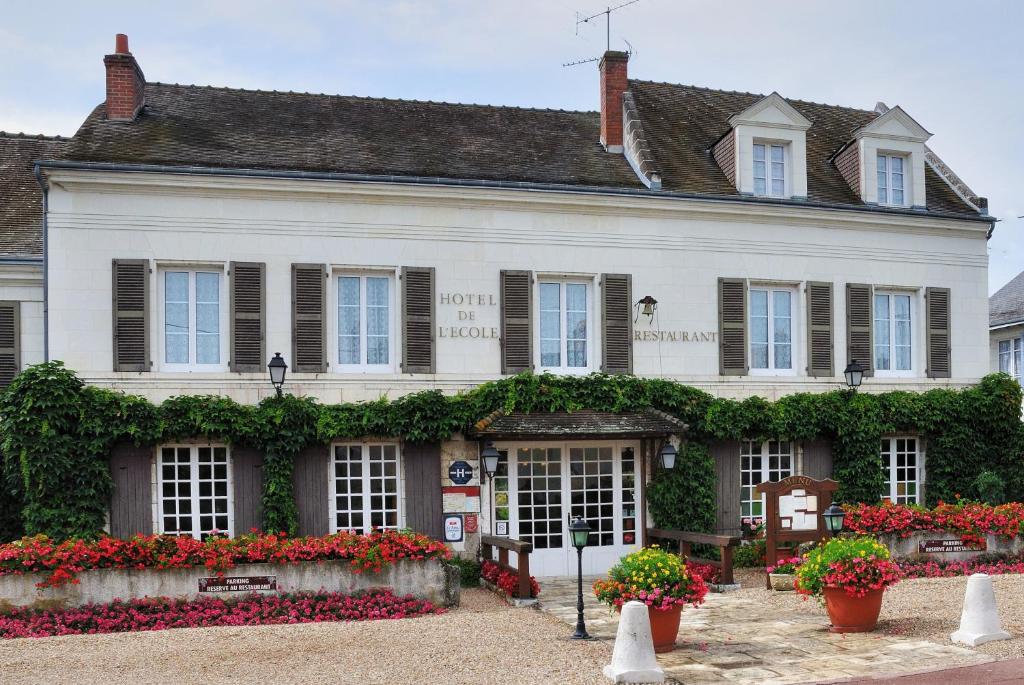 Hôtel Logis Hôtel Auberge De L'ecole 12 Route De Montrichard, 41400 Pontlevoy