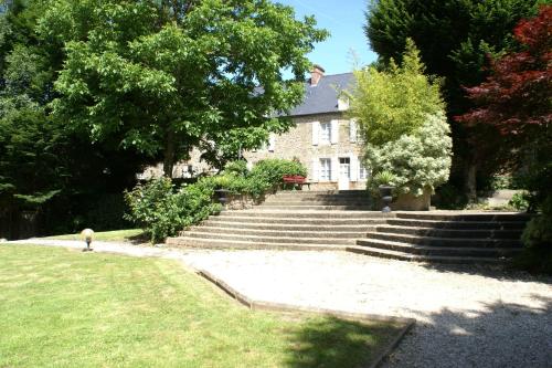 Hôtel Logis Hotel Du Chateau 1, place Chateaubriand Combourg