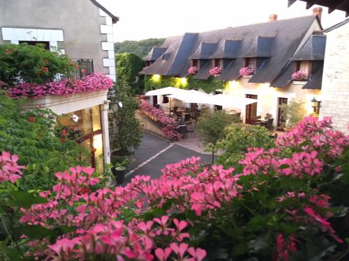 Hôtel Logis Hotel La Croix Blanche Fontevraud 7 Place Des Plantagenets Fontevraud-l\'Abbaye