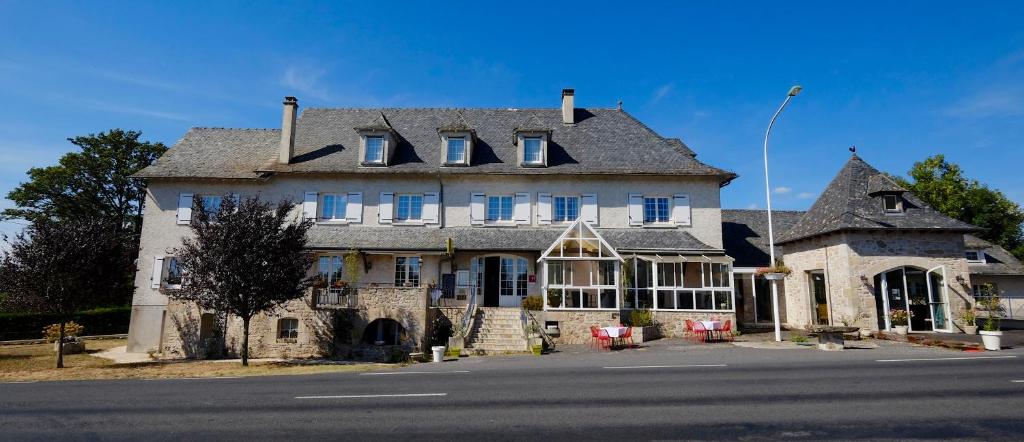 Hôtel Logis Hotel Le Relais du Teulet Rd 1120, Le Teulet., 19430 Goulles