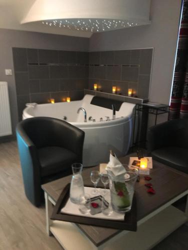 Logis Hotel Oasis Villaines-la-Juhel france