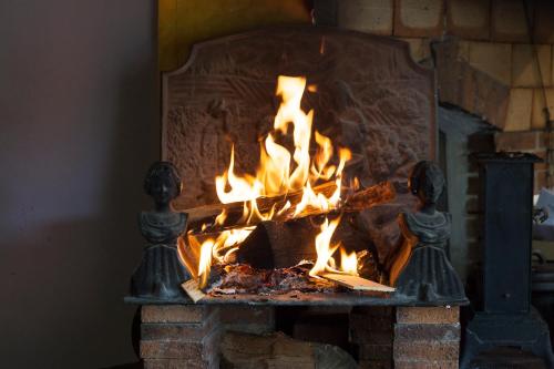 Logis Le Mas Et La Flambee Du Luberon Venelles france