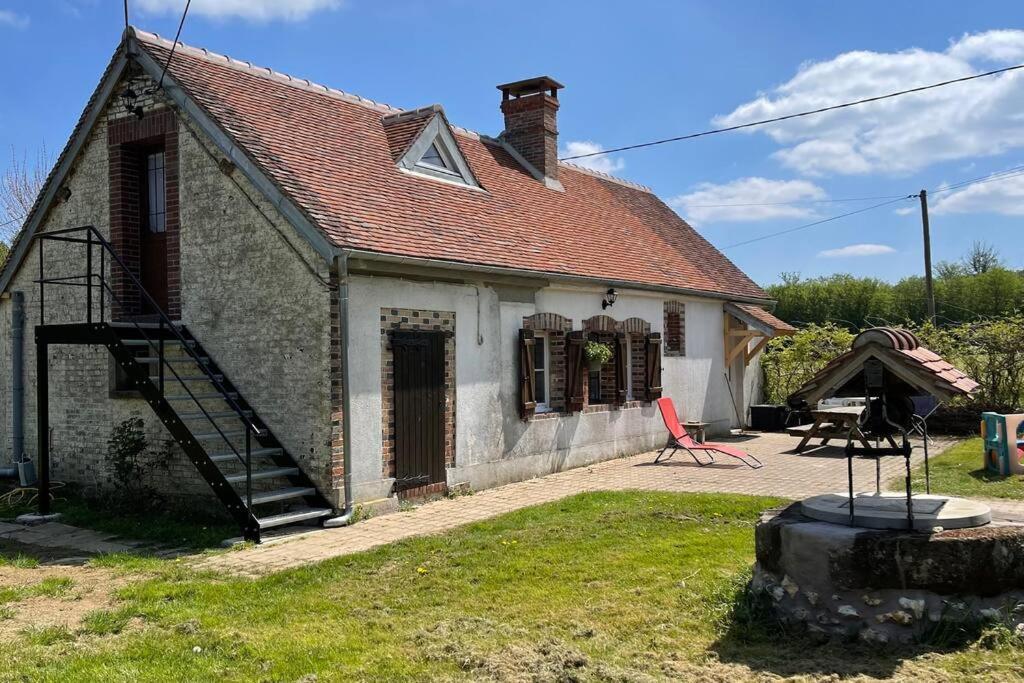 Maison de vacances Longère des Bois de Bailly - Saint Fargeau 89 - Bourgogne - 2 nuits minimum Longère des Bois de Bailly, bois de Bailly, 89170 Saint-Fargeau