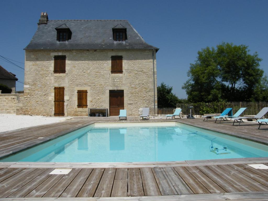 Maison de vacances LOU CHASTEL - DEMEURE PERIGOURDINE ENTIEREMENT CLIMATISEE avec PISCINE PRIVEE LE CHASTEL 5 RUE JEAN REYJAL, 24210 La Bachellerie