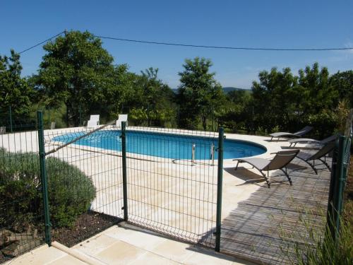 Maison de vacances LOU MALINBOUZAT VILLA CLIMATISEE AVEC PISCINE PRIVEE à L'OREE DU PERIGORD MALINBOUZAT Brignac-la-Plaine