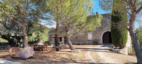 B&B / Chambre d'hôtes Lou Paradou Luberon 245 Rue Jean Jaurès Reillanne