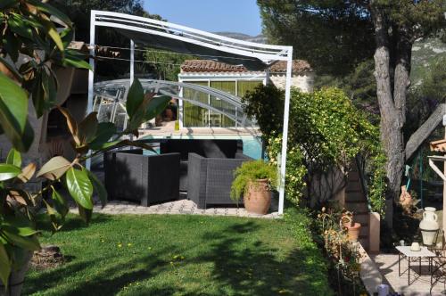 Lou Pin dou Papet Roquevaire france