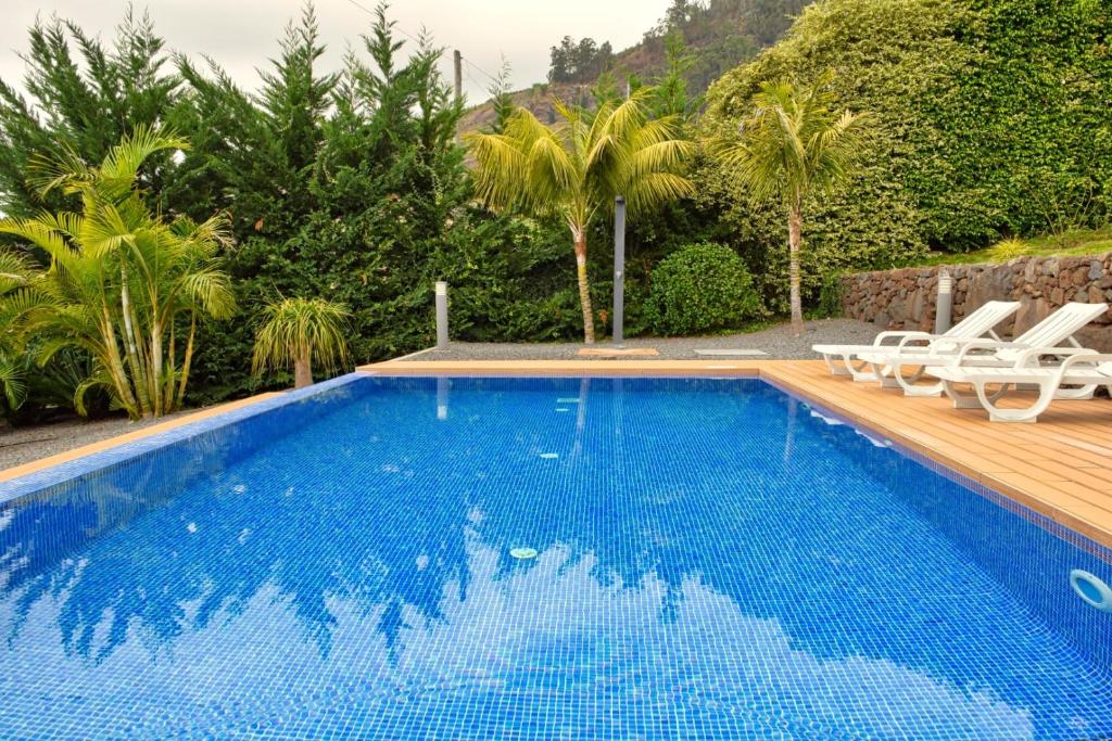 Maison de vacances Loureiros Cottage, a Home in Madeira Rua Achada de Santo Antão, 73, 9370-035 Arco da Calheta