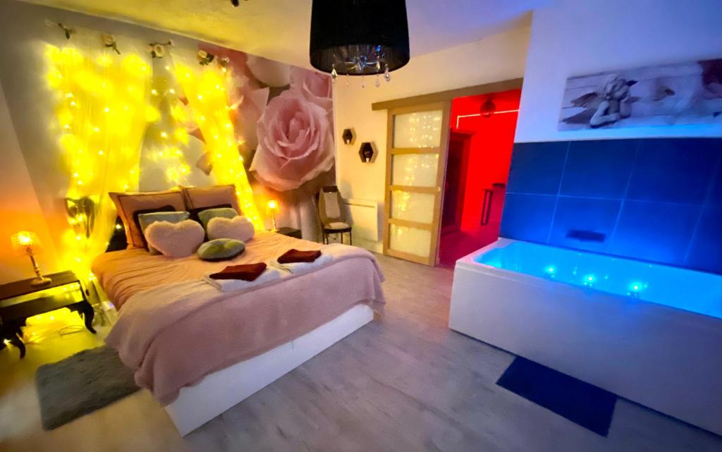 Love hôtel COSY & SPA Appartement Luxe JACUZZI SAUNA Suite Cristal 46 Rue Paul Sain 84000 Avignon