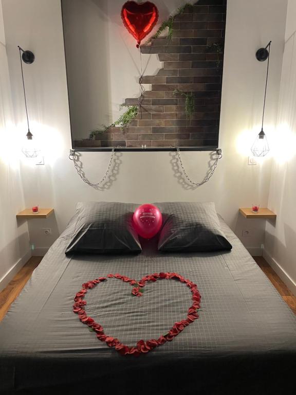 Love hôtel La suite Grenoble spa jacuzzi et sauna privatif 63 Rue Jules Vallès 38400 Grenoble