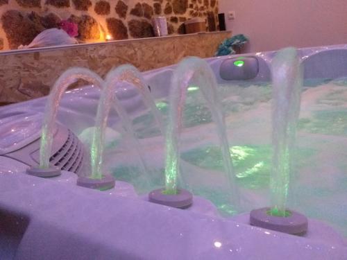Le Ptit Spa de L'Abbaye Suite love et Spa privé