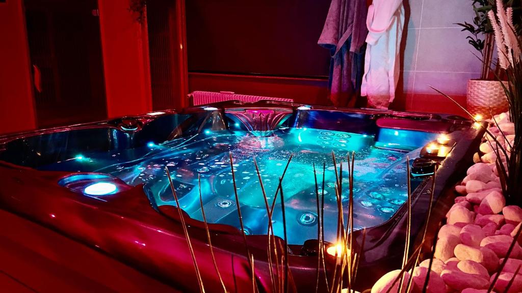 Love hôtel Suite avec Jacuzzi et Sauna Privée Rue du Neubourg 27000 Évreux