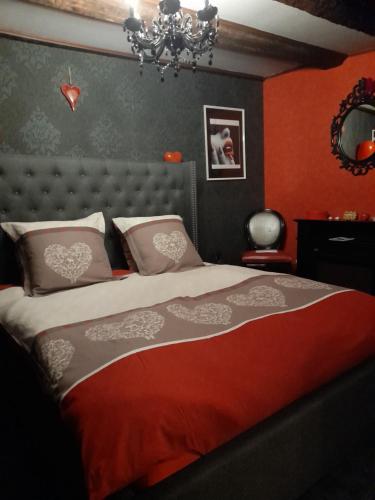 LOVE ROOM Le rouge et noir Barr france