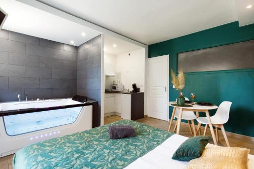 Appartement Love Suite and SPA - CANNES Rue Georges Clemenceau Cannes