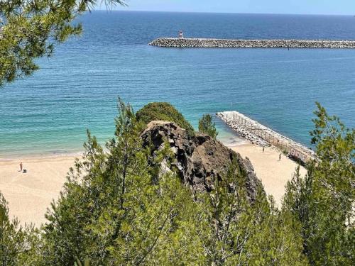 Appartement Lovely 2 bedroom with a pool in front of the beach 8 Rua de Palames Sesimbra