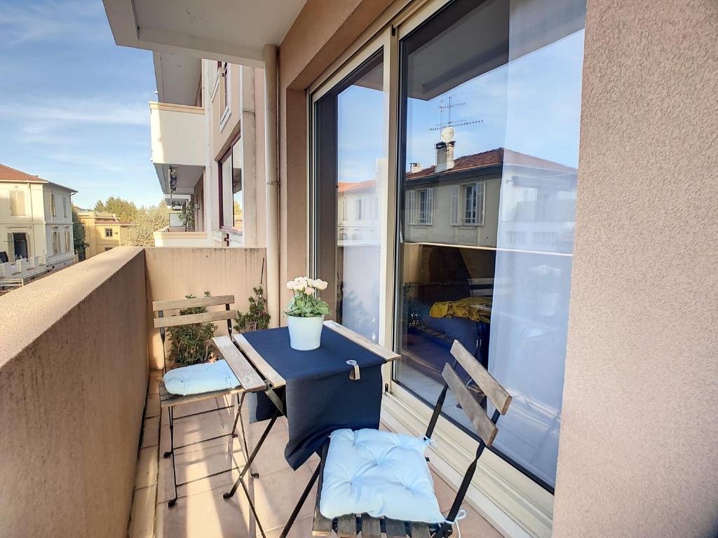 Appartement Lovely apartment near the old town -free parking! Avenue Meissonnier, 06600 Antibes