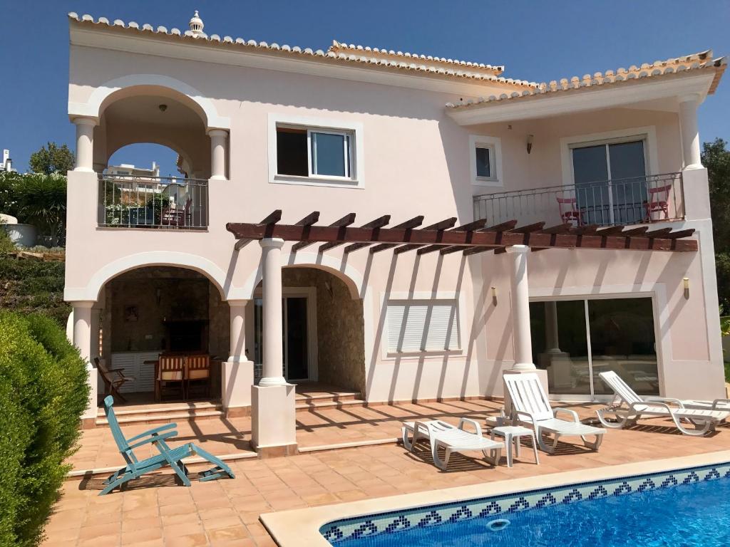 Villa Lovely Burgau villa just 3 mins walk from beach Rua Agricola Lote 8 Villa do Afonso, 8650-077 Budens