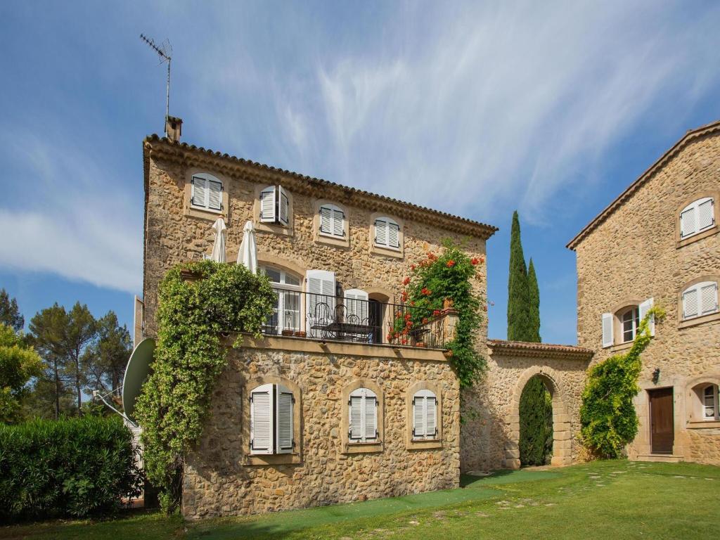 Maison de vacances Lovely castle in Provence Alpes C te dAzur with swimming pool air conditioning , 83510 Lorgues