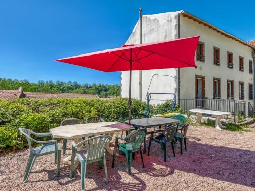 Lovely Cottage in Pontgibaud with Garden near Lake Pontgibaud france