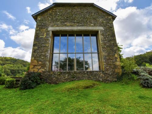 Maison de vacances Lovely Farmhouse with Private Swimming Pool in Terrou  Terrou