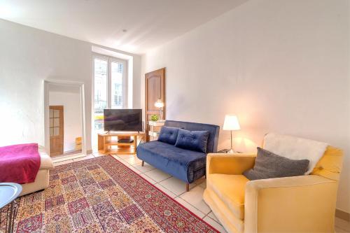 Lovely large familial apartment in central Nice, ten minutes walk to the beach! Nice france