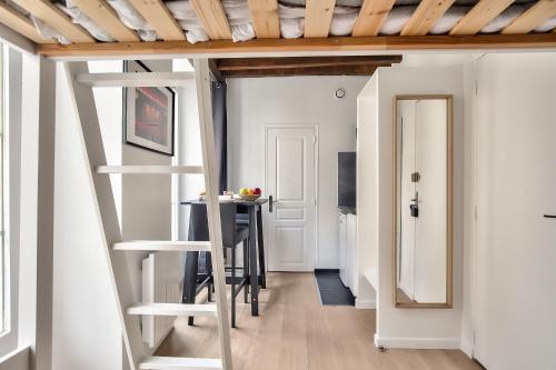 Appartement Lovely Mezzanine Studio in the Heart of Paris 3M 1 Rue de l'Échiquier Paris