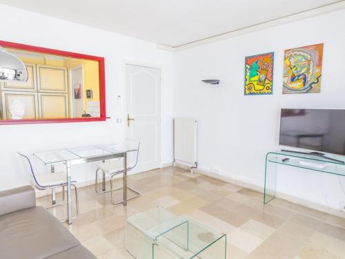 Lovely One bedroom Colony Cannes france