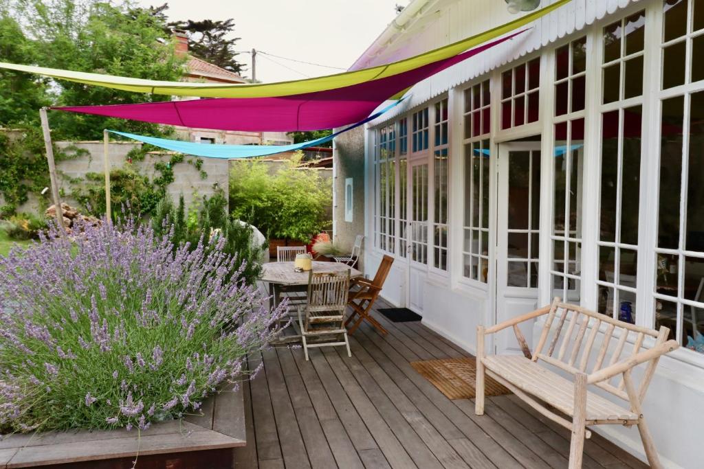 Maison de vacances Lovely renovated cottage 150m from the beach Rue Arnaud Lafon, 33680 Lacanau