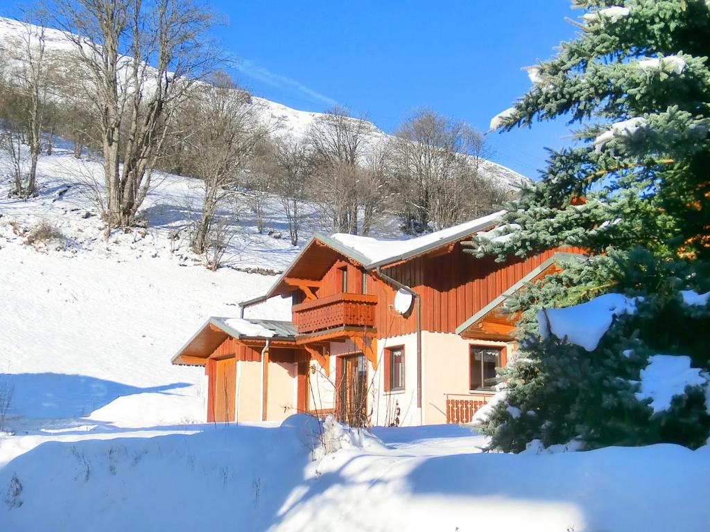 Chalet Lovely two-bedroom apartment situated on the ground floor , 73440 Les Menuires