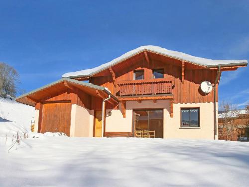 Chalet Lovely two-bedroom apartment situated on the ground floor  Les Menuires