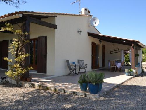 Villa Lovely villa in Cesseras with private swimming pool  Cesseras