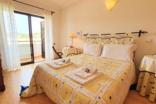 Maison de vacances LovelyStay - Alto dos Caliços 2BR House with Garden Rua Laura Ayres Lote B 6A Albufeira