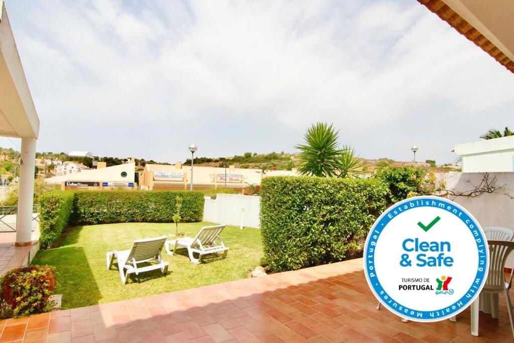 Maison de vacances LovelyStay - Alto dos Caliços 2BR House with Garden Rua Laura Ayres Lote B 6A, 8200-001 Albufeira