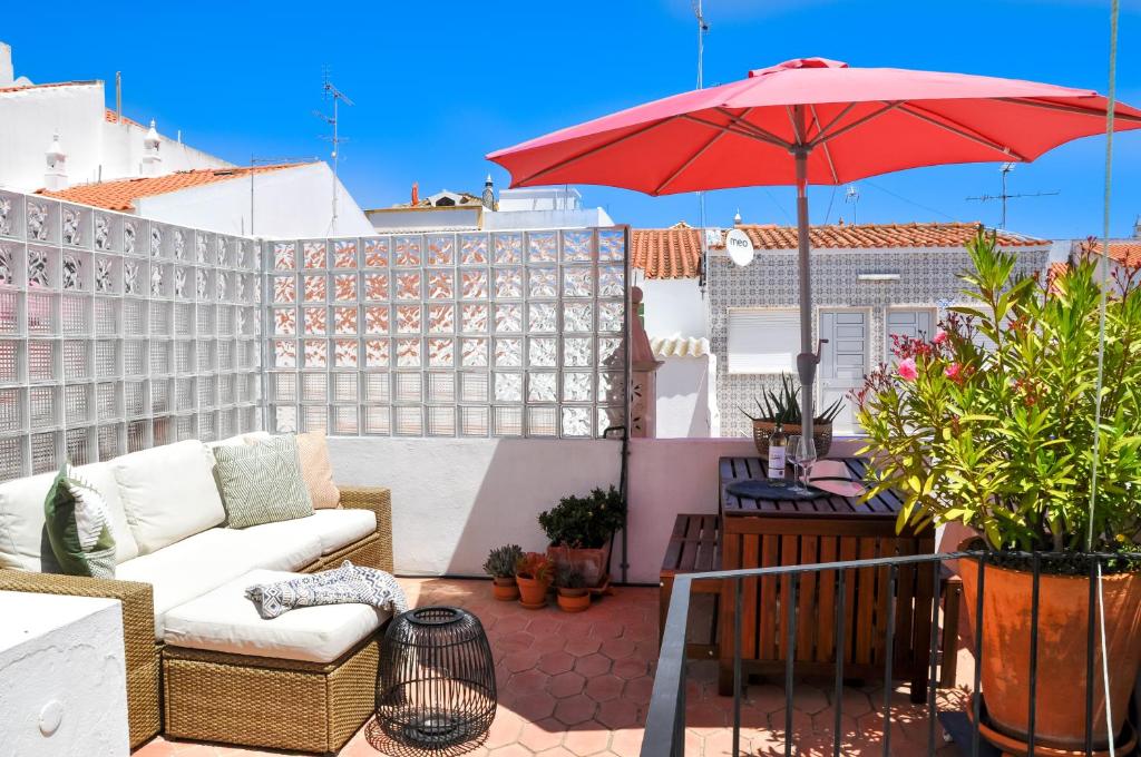 Maison de vacances LovelyStay - Casa Salto - Charming Townhouse with Large Terrace 30 Rua do Salto, 8800-321 Tavira