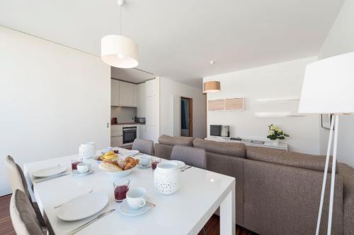 LovelyStay - Casas Brancas - Modern Apartment with Balcony & free private parking Porto portugal