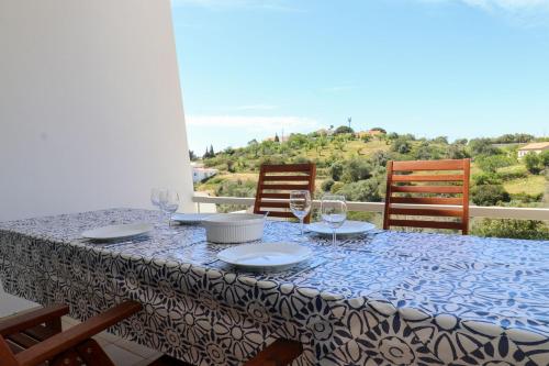 Maison de vacances LovelyStay - Divine 3BDR Duplex House w/ Pool & Garden Praceta Alto de Patroves - Condominio Terras Novas Village Moradia 17 Patroves