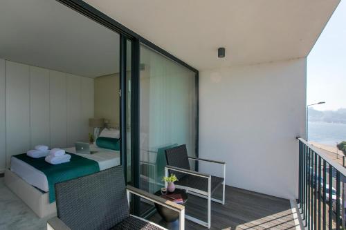 Appartement LovelyStay - Luxury 2BR Duplex Apartment in Foz Porto 452 Rua de Sobreiras 2º Porto