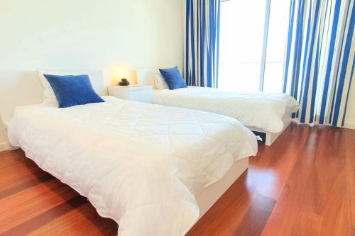 Maison de vacances LovelyStay - Modern 3Bedroom Duplex W/Pool Urbanização Quinta do Rogel Lote 8 Alcantarilha