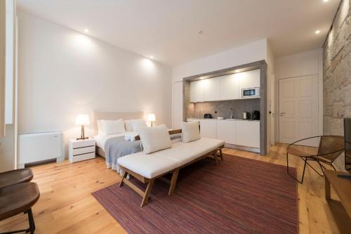 LovelyStay - Rico's Apartment - Almada 1ºF Porto portugal