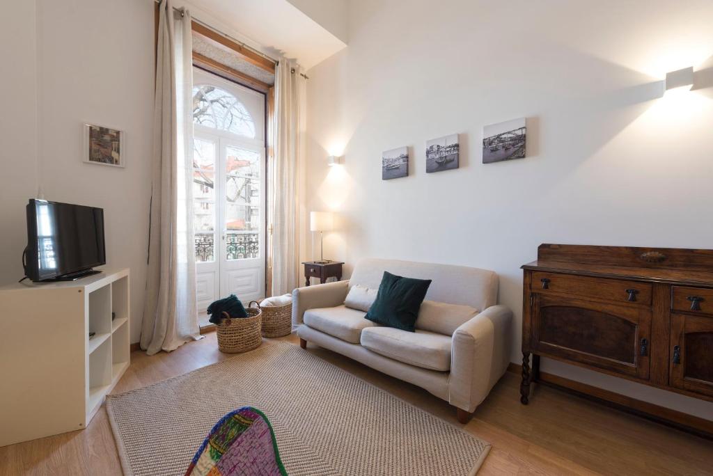 Appartement LovelyStay - The Porto Getaway Duplex - Free Parking 70 Praça do Coronel Pacheco 2º Frente, 4050-453 Porto