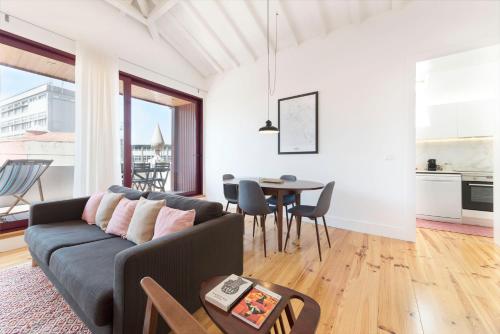 LovelyStay - Top Floor Balcony Apartment Porto portugal