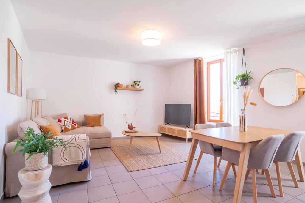 Appartement LUMINEUX appt pour 6 à  Bormes-les-mimosas ! 7 Rue Gabriel Péri, 83230 Bormes-les-Mimosas