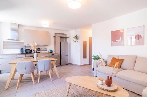 Appartement LUMINEUX appt pour 6 à  Bormes-les-mimosas ! 7 Rue Gabriel Péri Bormes-les-Mimosas