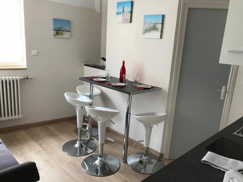 Appartement Lumineux T2 Vieille ville 3 pers parking gratuit - by La Source d'OrFée 1 rue du cloitre Boulogne-sur-Mer