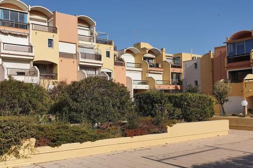 Lumineux T3 avec vue sur la marina Gruissan france