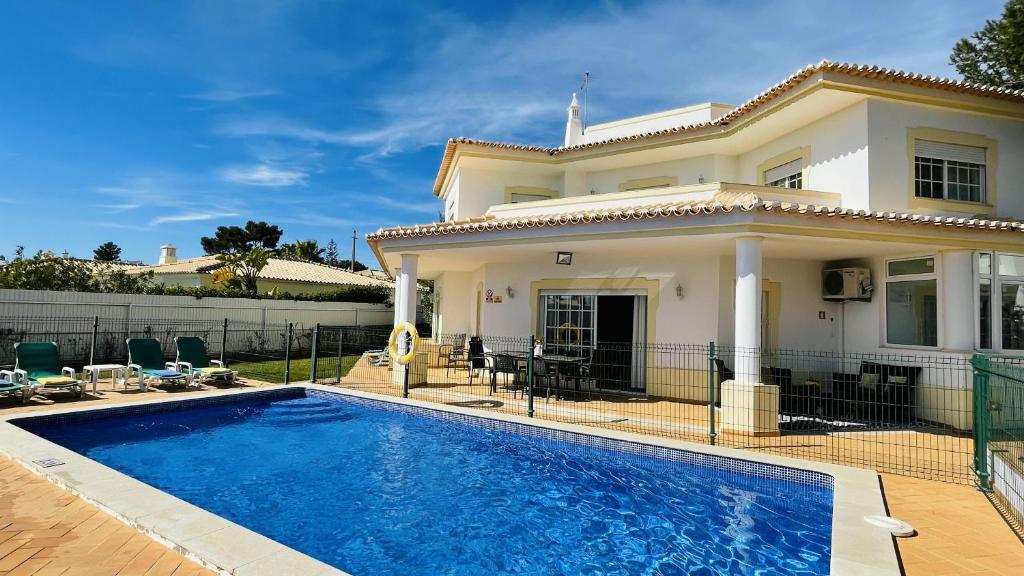 Villa Luna CIP Quinta da Balaia, Lote 14, 8200-157 Albufeira