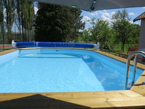 Lush Home in Gondrecourt le Ch teau with Pool and jacuzzi Gondrecourt-le-Château france