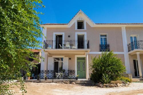 Luxurious 1 bedroom, AC, terrace, close beaches - Dodo et Tartine Carqueiranne france